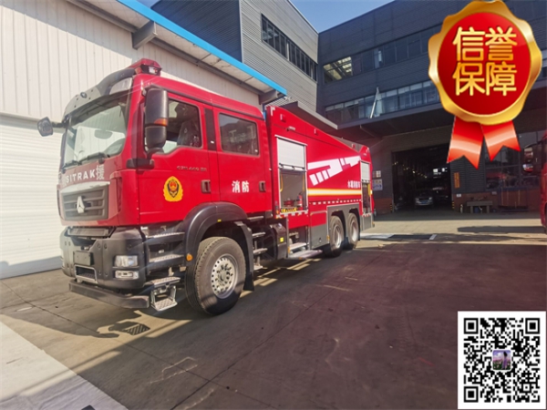國(guó)六重汽TX7后雙橋泡沫消防車